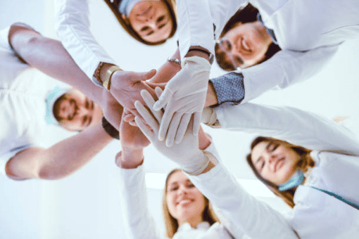 Médicos unidos